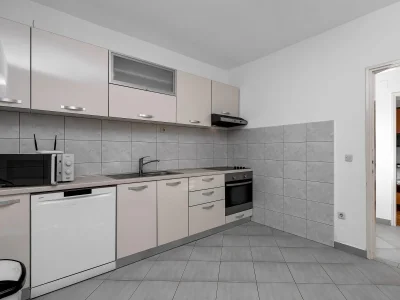 Apartment Three bedroom apartment near beach Cove Pokrivenik, Hvar A-5223-b - Outdoor photo 15