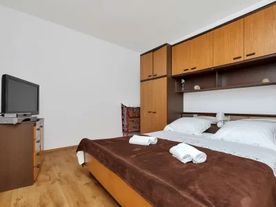 Apartment Three bedroom apartment near beach Cove Pokrivenik, Hvar A-5223-b - Outdoor photo 16