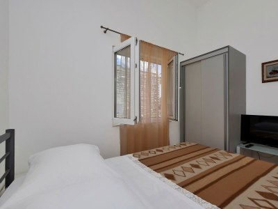 Apartment Three bedroom apartment near beach Cove Pokrivenik, Hvar A-5223-b - Outdoor photo 21