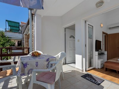 Apartment Three bedroom apartment near beach Cove Pokrivenik, Hvar A-5223-b - Outdoor photo 31