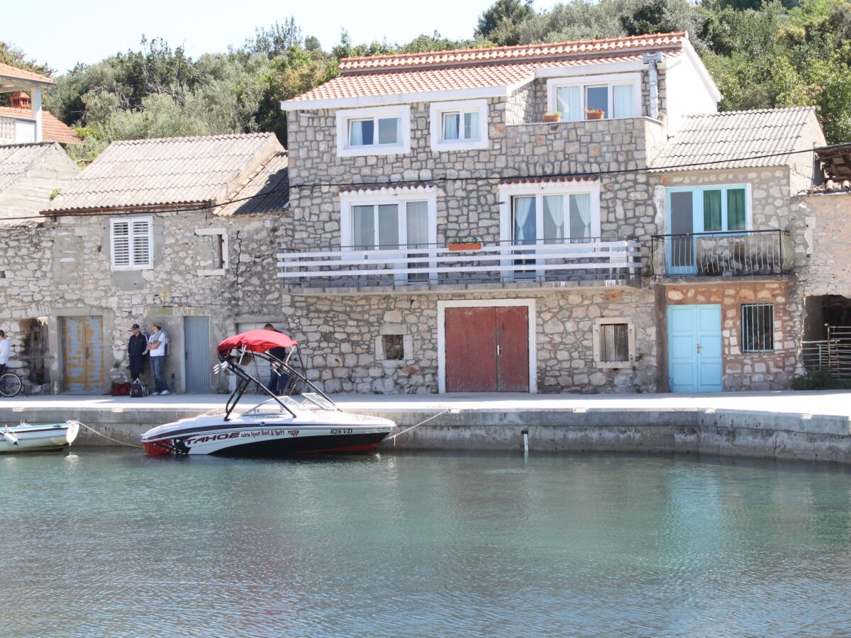Apartment One bedroom apartment near beach Mali Iž, Iž A-6163-b - Outdoor photo 2