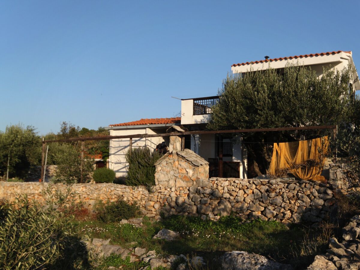 Apartment Two bedroom apartment with terrace and sea view Cove Pokrivenik, Hvar A-5224-a - Outdoor photo 3