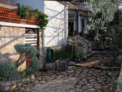 Apartment Two bedroom apartment with terrace and sea view Cove Pokrivenik, Hvar A-5224-a - Outdoor photo 8
