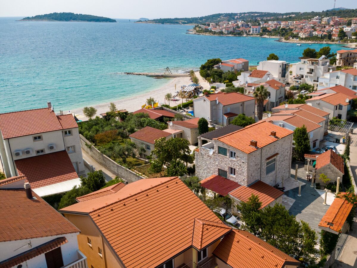 Holiday house Comfortable and spacious house near beach Rogoznica K-6226 - Outdoor photo 3