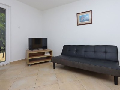 Apartment Three bedroom apartment with terrace Omišalj, Krk A-5298-a - Outdoor photo 10