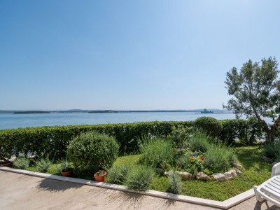 Apartment Apartments by the sea Tkon, Pašman - 6262 - Outdoor photo 14