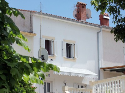 Apartment Two bedroom apartment with terrace and sea view Punat, Krk A-5329-a - Outdoor photo 4