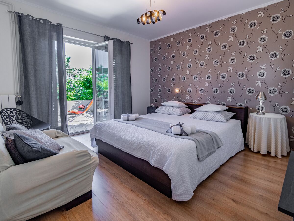 Apartment Three bedroom apartment with terrace and sea view Lovran, Opatija A-7837-a