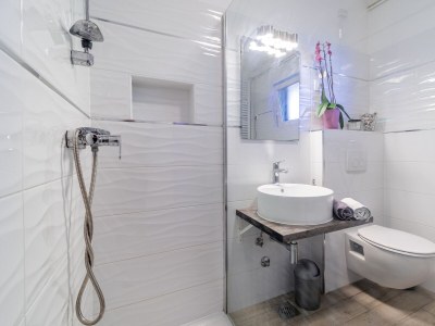 Apartment Three bedroom apartment with terrace and sea view Lovran, Opatija A-7837-a - Outdoor photo 76