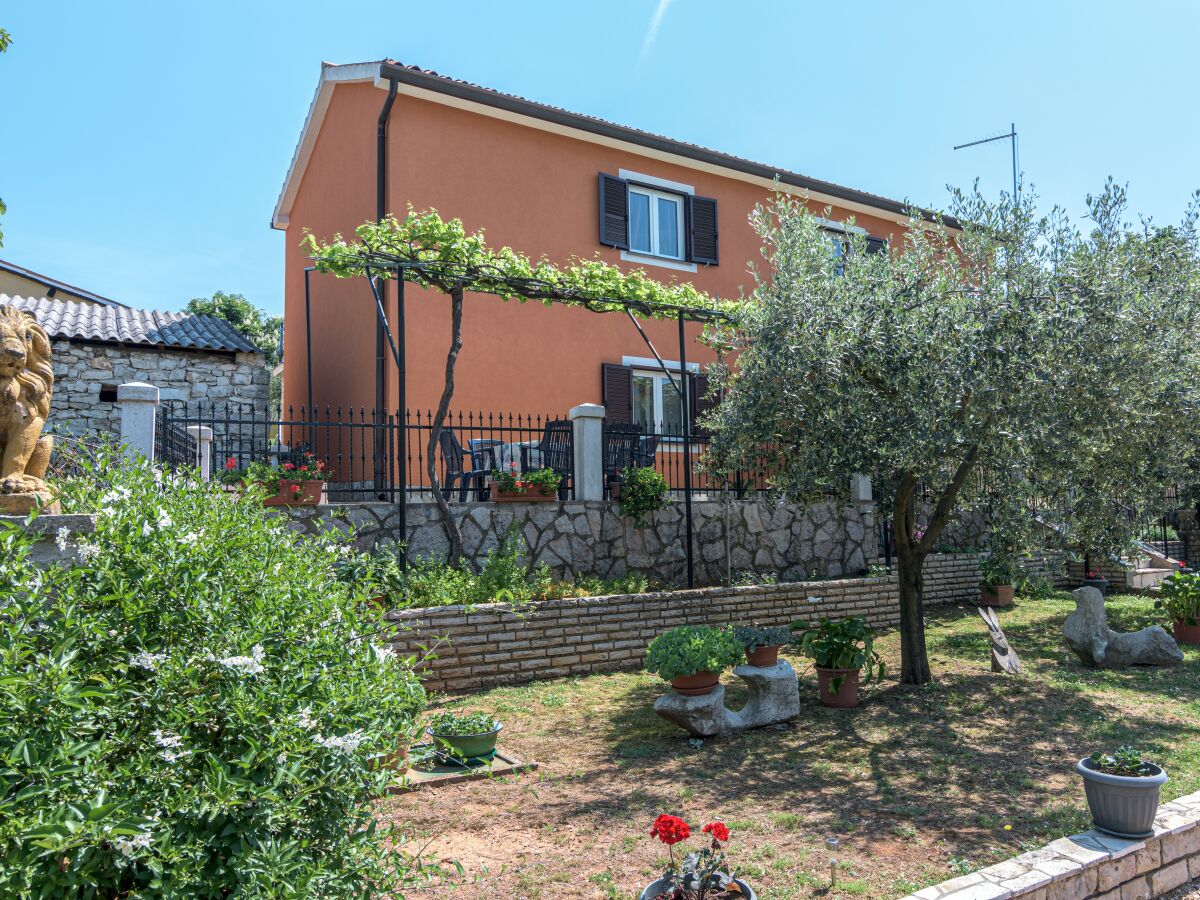 Holiday house Two bedroom house with terrace Sveti Martin, Central Istria - Središnja Istra K-7849 - Outdoor photo 3
