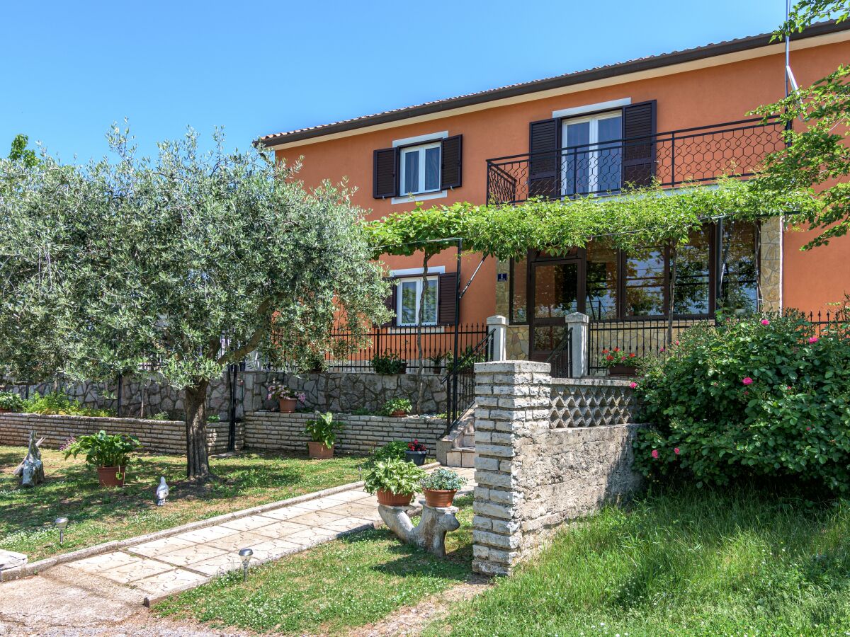 Holiday house Two bedroom house with terrace Sveti Martin, Central Istria - Središnja Istra K-7849 - Outdoor photo 4