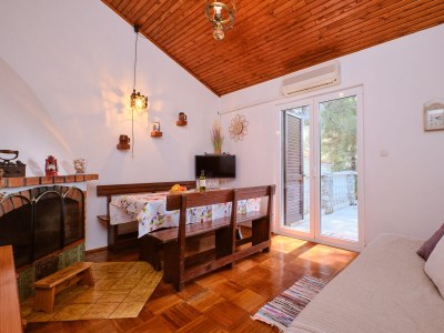Holiday house Two bedroom house with terrace Artatore, Lošinj K-8005 - Outdoor photo 9