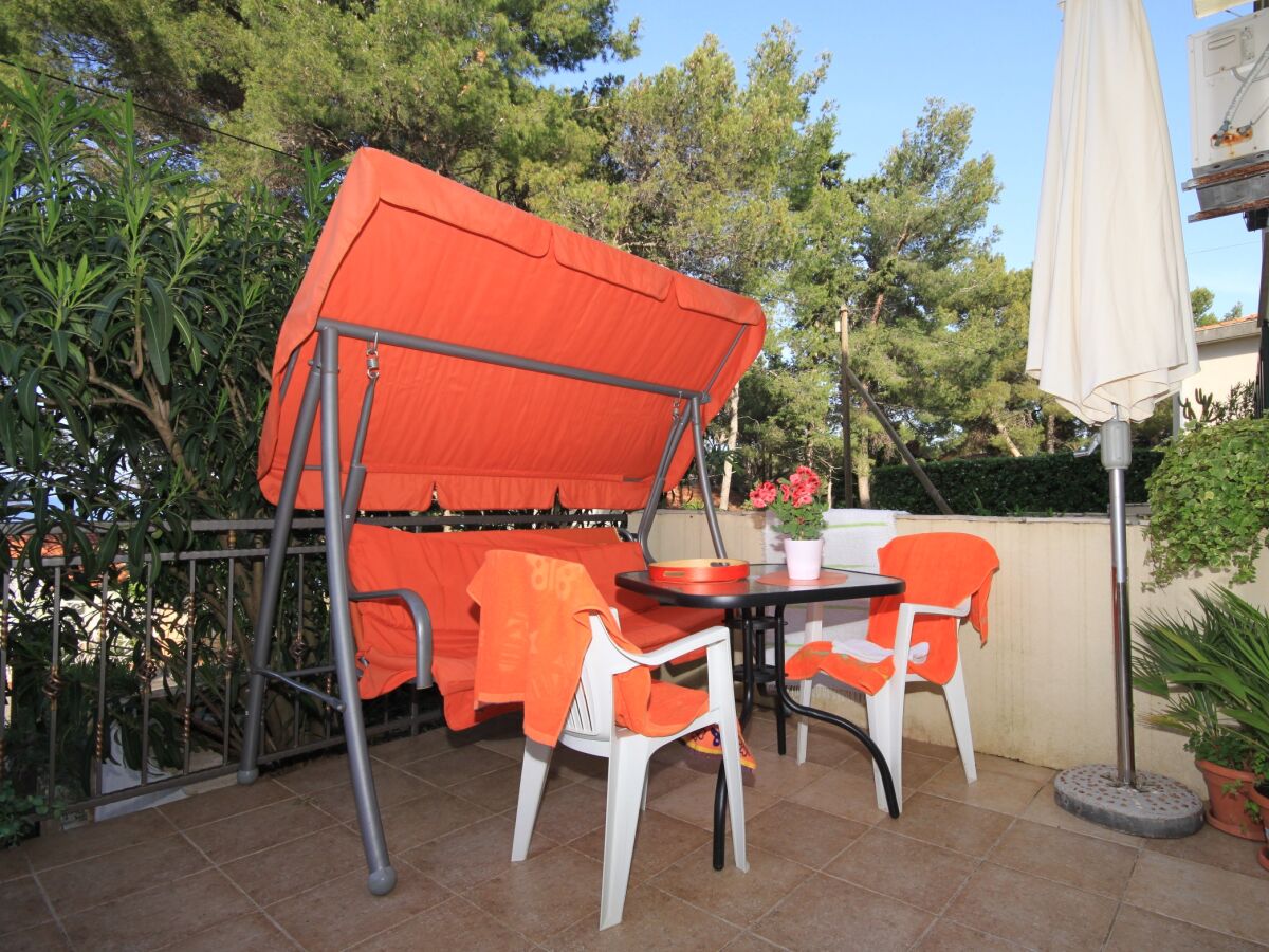 Apartment One bedroom apartment with terrace and sea view Jelsa, Hvar A-8751-a