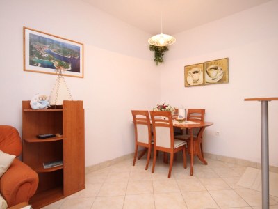 Apartment One bedroom apartment with terrace and sea view Jelsa, Hvar A-8751-a - Outdoor photo 9