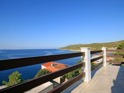 Apartment Two bedroom apartment with terrace and sea view Zavalatica, Korčula A-9137-a - Outdoor photo 27