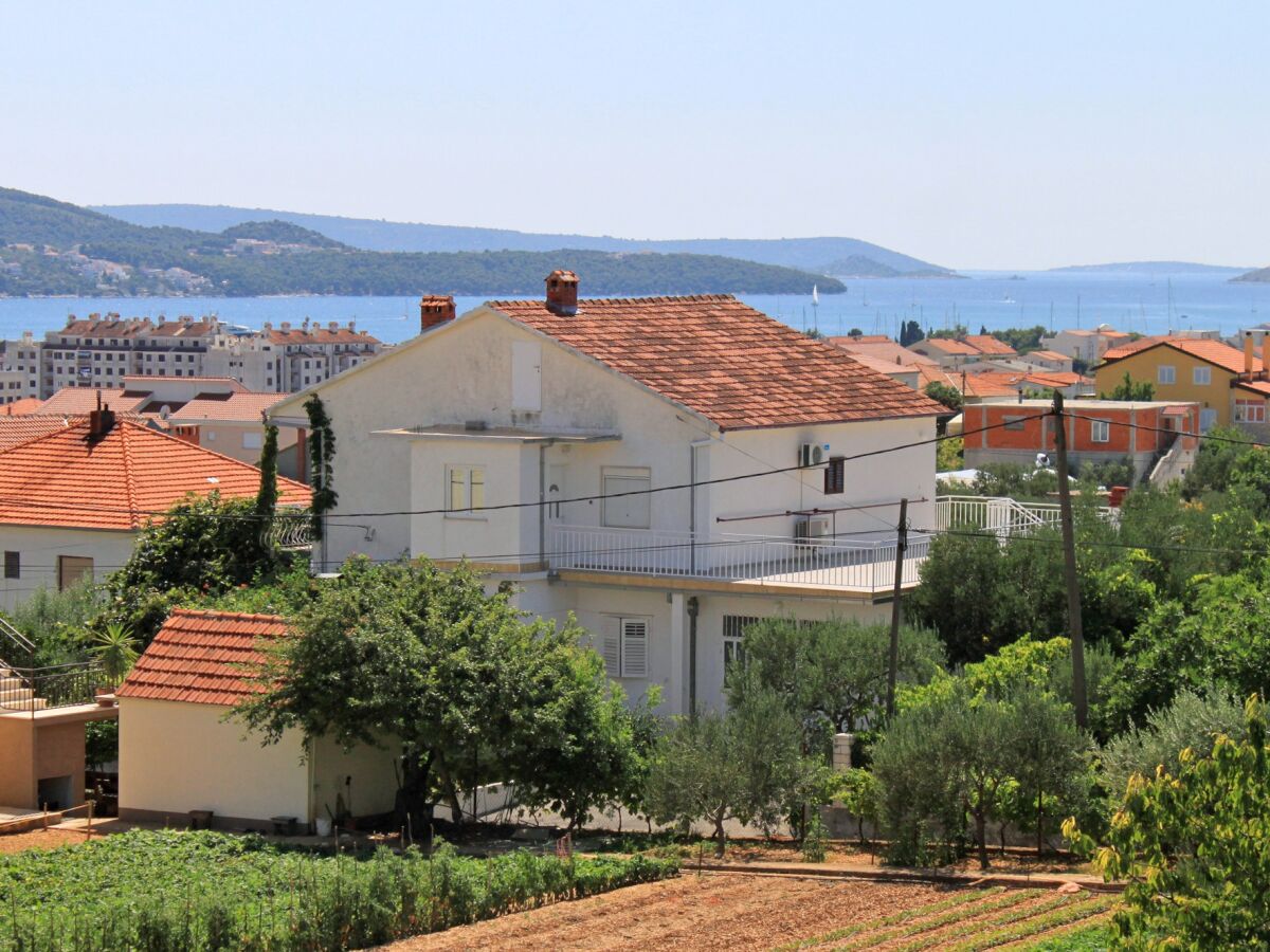 Apartment Two bedroom apartment with terrace and sea view Trogir A-9209-a