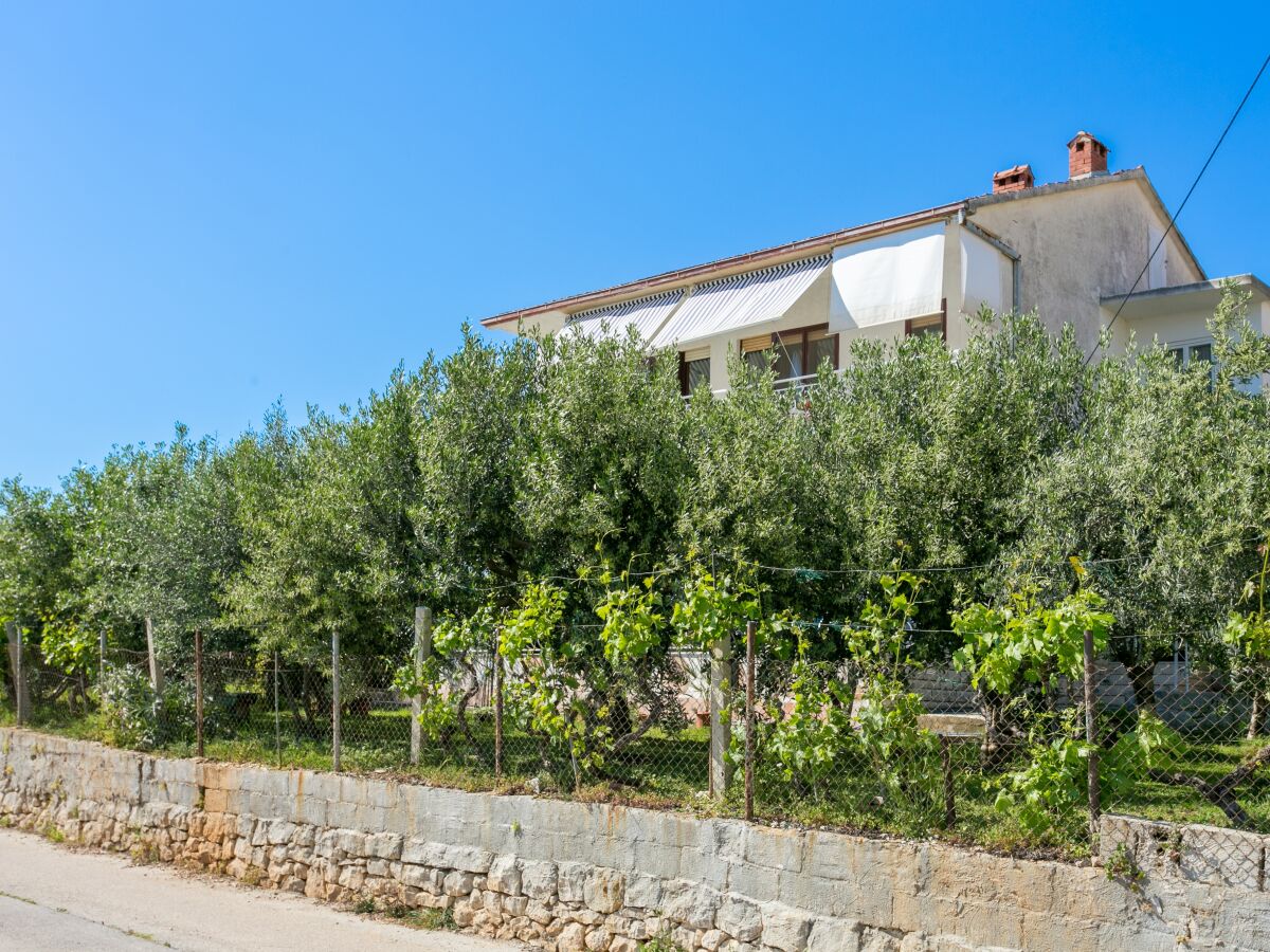 Apartment Two bedroom apartment with terrace and sea view Trogir A-9209-a - Outdoor photo 5