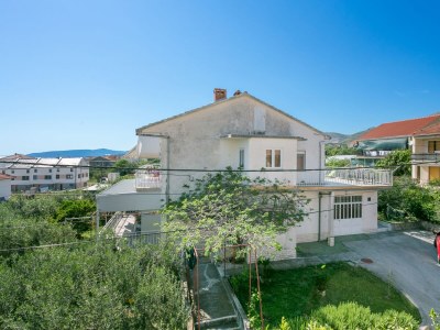 Apartment Two bedroom apartment with terrace and sea view Trogir A-9209-a - Outdoor photo 3