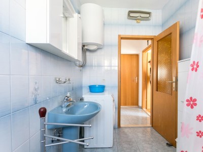 Apartment Two bedroom apartment with terrace and sea view Trogir A-9209-a - Outdoor photo 34