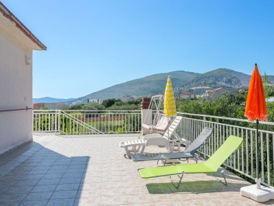 Apartment Two bedroom apartment with terrace and sea view Trogir A-9209-a - Outdoor photo 38
