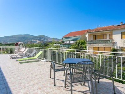 Apartment Two bedroom apartment with terrace and sea view Trogir A-9209-a - Outdoor photo 39