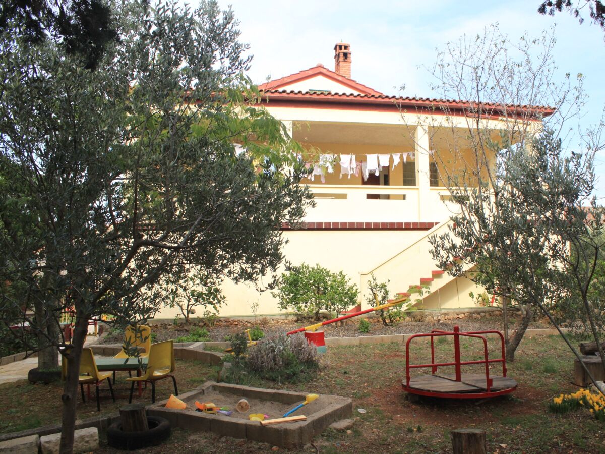 Apartment Two bedroom apartment with terrace Ugljan A-8479-a