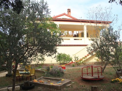 Apartment Two bedroom apartment with terrace Ugljan A-8479-a in Ugljan - Apartment