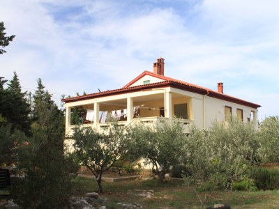 Apartment Two bedroom apartment with terrace Ugljan A-8479-a - Outdoor photo 2