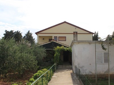 Apartment Two bedroom apartment with terrace Ugljan A-8479-a - Outdoor photo 6