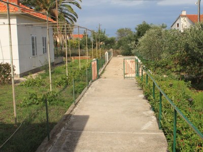 Apartment Two bedroom apartment with terrace Ugljan A-8479-a - Outdoor photo 18