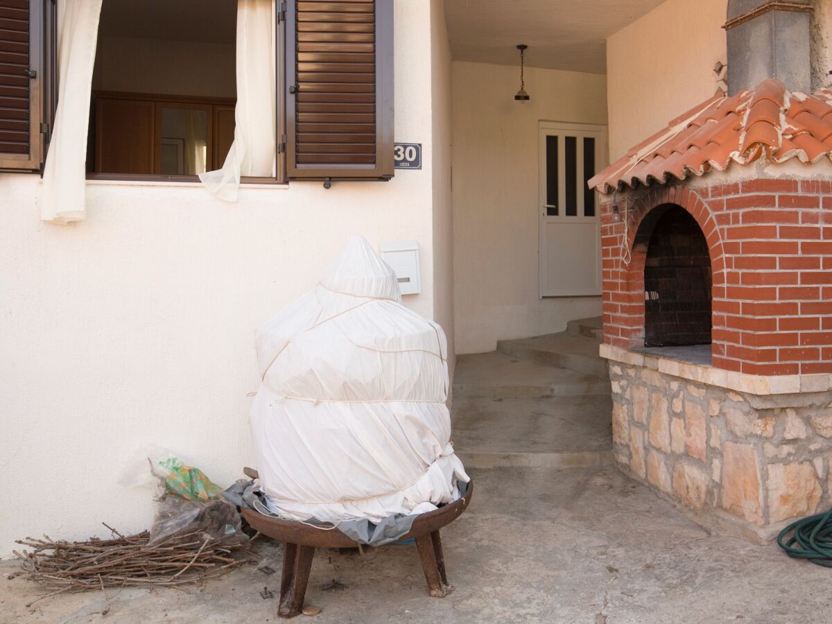 Apartment Two bedroom apartment with air-conditioning Vis A-8526-a - Outdoor photo 4