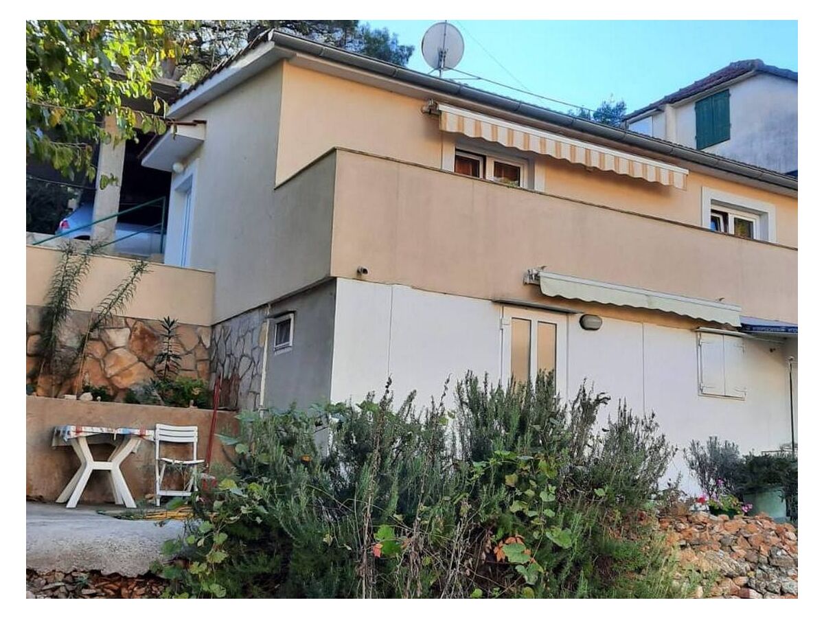 Apartment One bedroom apartment near beach Basina, Hvar A-9673-a