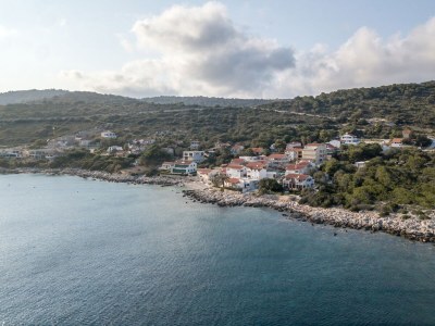 Apartment One bedroom apartment near beach Milna, Vis A-8946-a - Outdoor photo 8