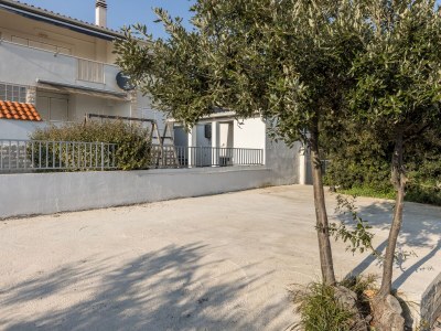 Apartment One bedroom apartment near beach Milna, Vis A-8946-a - Outdoor photo 13