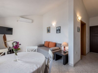 Apartment One bedroom apartment near beach Milna, Vis A-8946-a - Outdoor photo 17