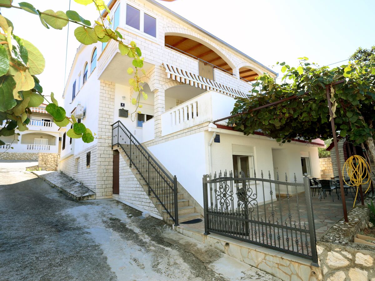 Apartment Two bedroom apartment with terrace Trogir A-10342-a - Outdoor photo 3