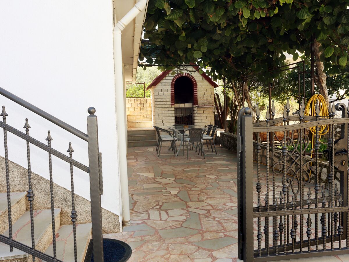 Apartment Two bedroom apartment with terrace Trogir A-10342-a - Outdoor photo 5