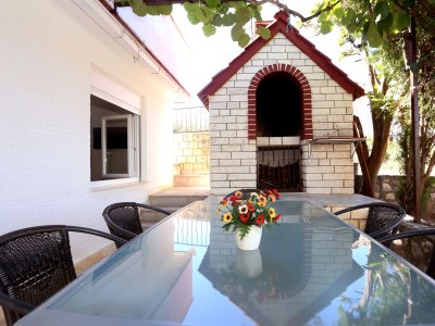 Apartment Two bedroom apartment with terrace Trogir A-10342-a - Outdoor photo 6