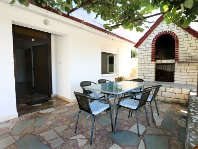 Apartment Two bedroom apartment with terrace Trogir A-10342-a - Outdoor photo 24