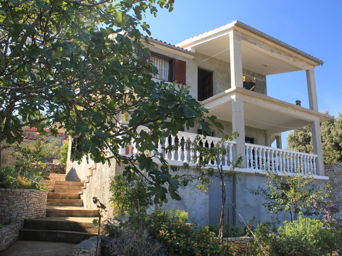 Apartment Two bedroom apartment with terrace Rukavac, Vis A-8836-a