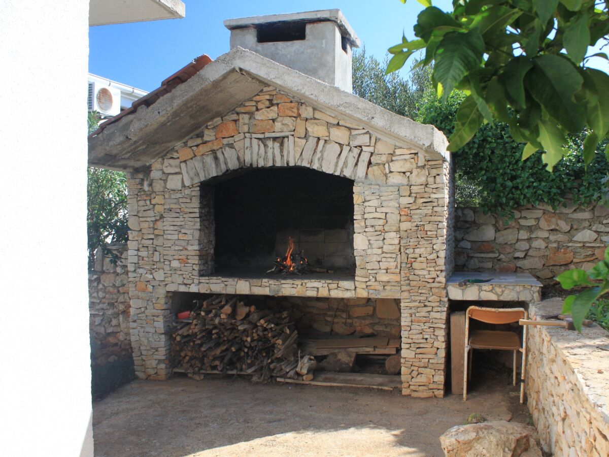 Apartment Two bedroom apartment with terrace Rukavac, Vis A-8836-a - Outdoor photo 3