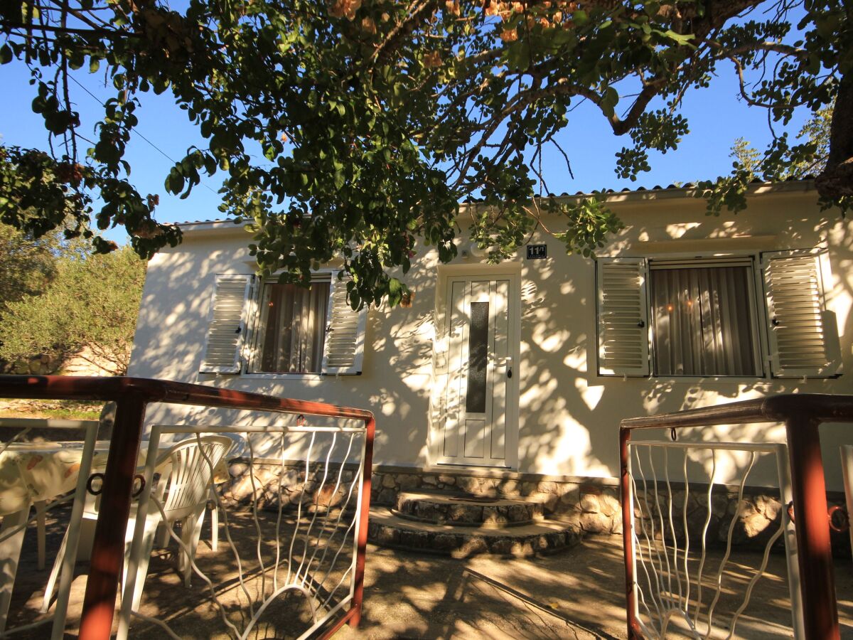 Holiday house One bedroom house near beach Cove Rogačić, Vis K-8887 - Outdoor photo 2