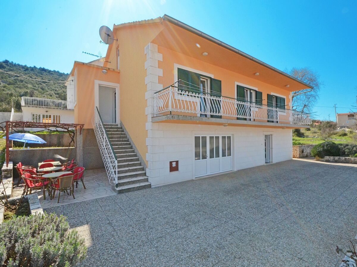 Apartment One bedroom apartment with air-conditioning Marina, Trogir A-11554-a