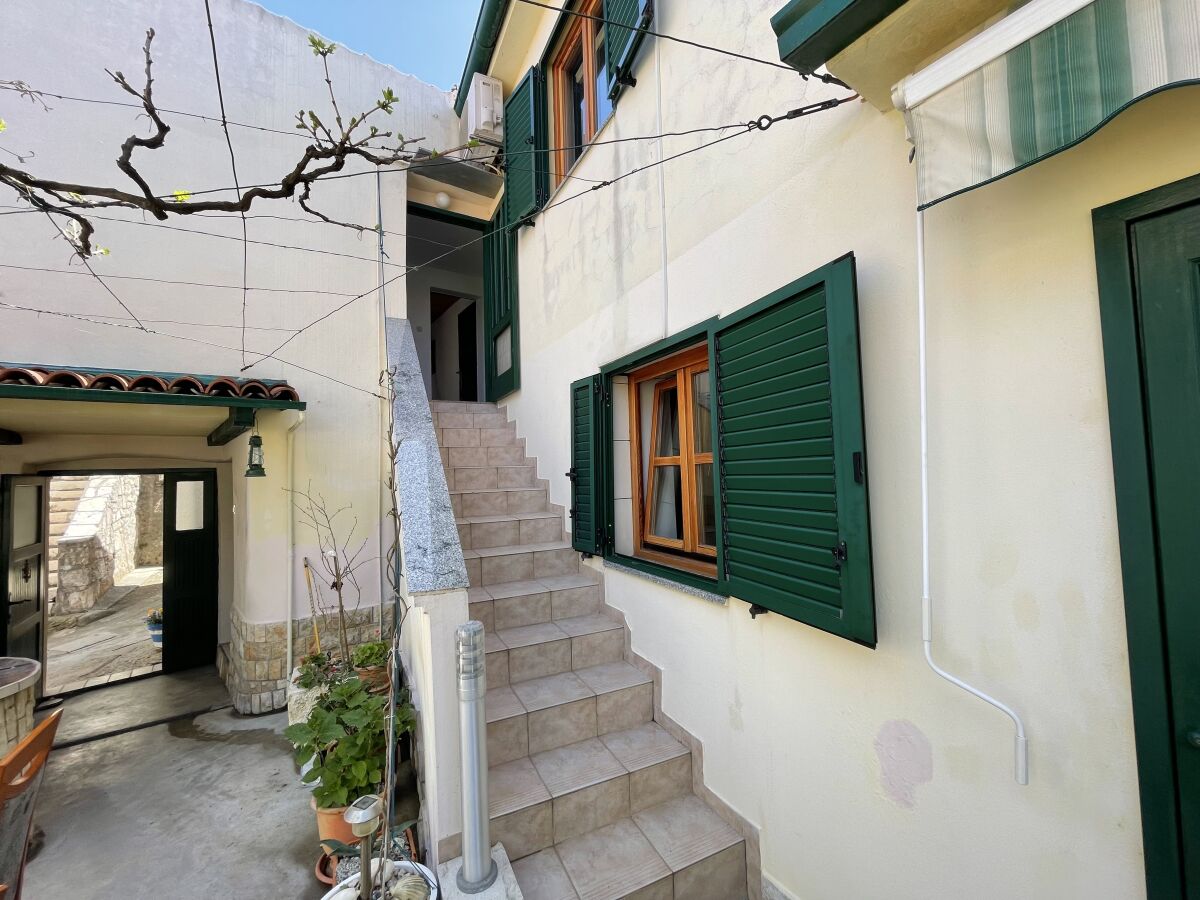 Apartment Two bedroom apartment with air-conditioning Kukljica, Ugljan A-11584-a