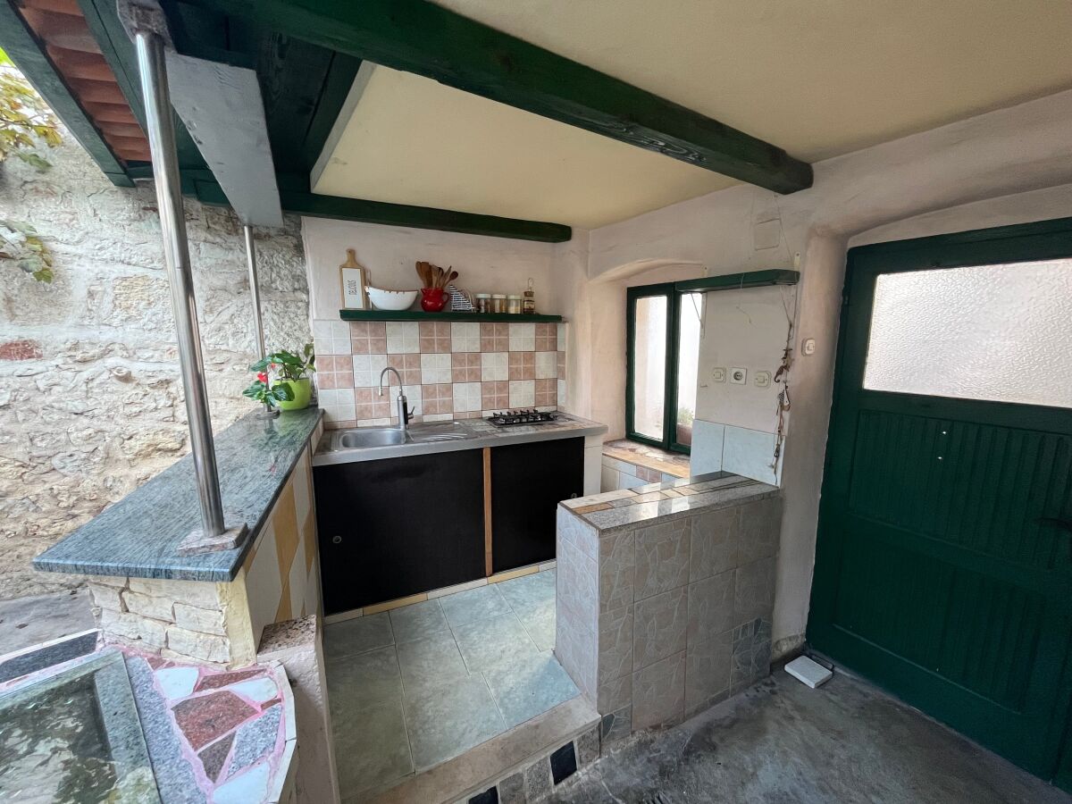 Apartment Two bedroom apartment with air-conditioning Kukljica, Ugljan A-11584-a - Outdoor photo 4