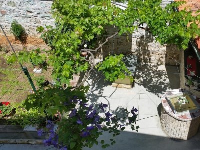 Apartment Two bedroom apartment with air-conditioning Kukljica, Ugljan A-11584-a - Outdoor photo 6