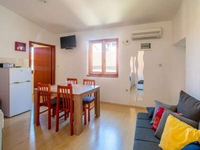 Apartment Two bedroom apartment with air-conditioning Kukljica, Ugljan A-11584-a - Outdoor photo 10