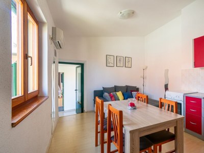 Apartment Two bedroom apartment with air-conditioning Kukljica, Ugljan A-11584-a - Outdoor photo 11