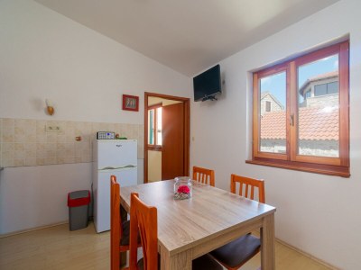 Apartment Two bedroom apartment with air-conditioning Kukljica, Ugljan A-11584-a - Outdoor photo 12