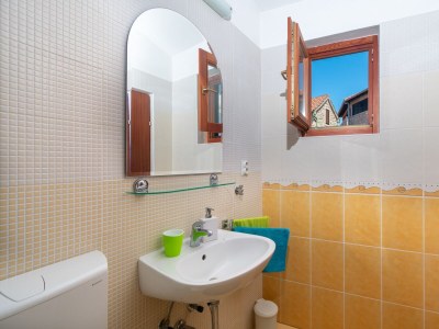 Apartment Two bedroom apartment with air-conditioning Kukljica, Ugljan A-11584-a - Outdoor photo 25